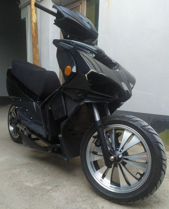 Продаётся скутер 150куб