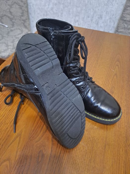 Продам кожаные сапожки