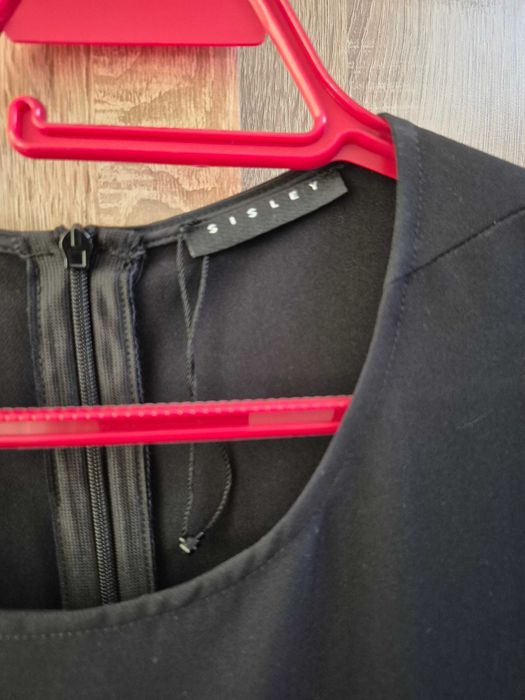 Чисто нова официална рокля SISLEY – черна, елегантна, размер 38 IT