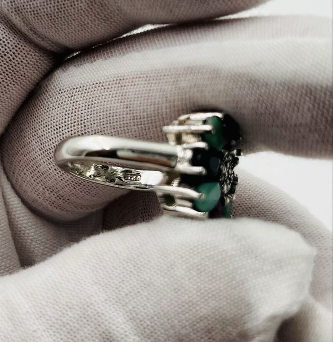 Сребърен пръстен с полускъпоценни камъни тип Цвете