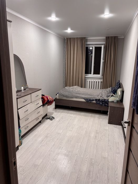 Продам 2 ком квру 4 -33 , 3 этаж