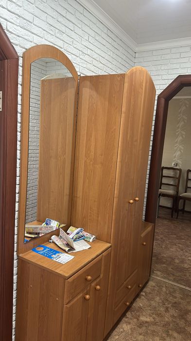 Продаю мебель в прихожую