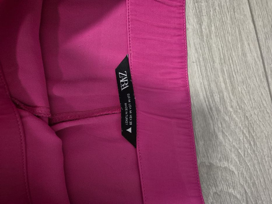pantaloni din satin Zara