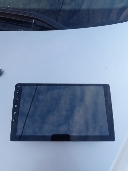 Мултимедия, свалена от Пежо 4007 .