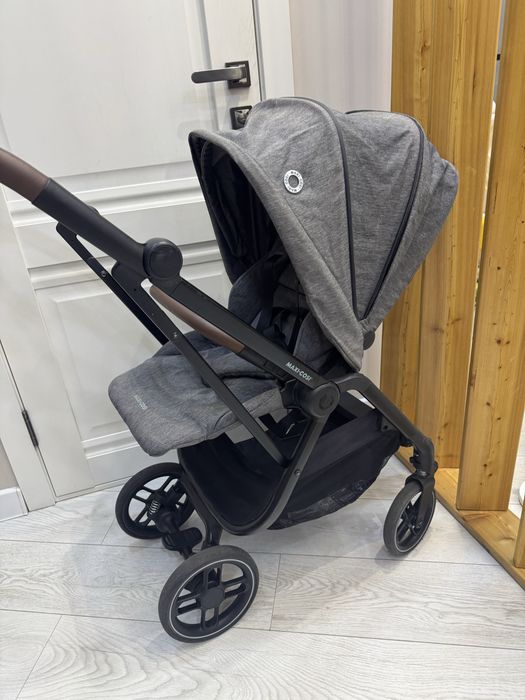 Коляска детская фирмы Maxi Cosi