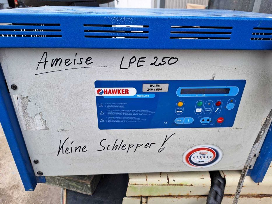 Стакер-високоповдигач разтегателен с наклон Crown 30WRTL с зарядно