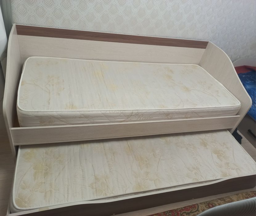 Кровать детский с матрасами