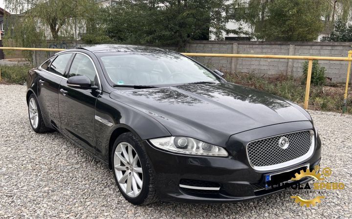 Far dreapta complet Xenon AW9313W029DD Jaguar XJ X351 [2009 - 2015]