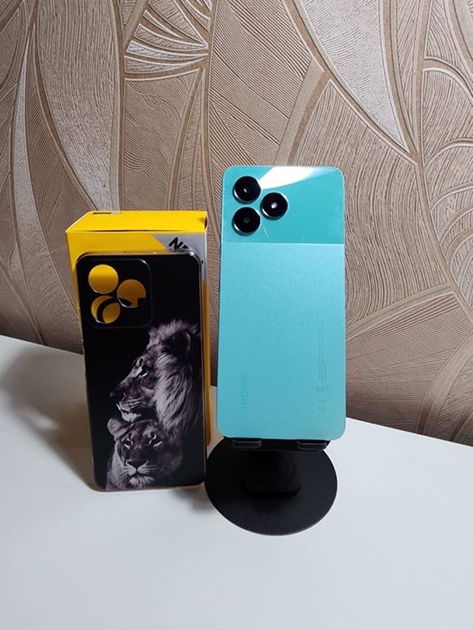 Продам телефон реалми в хорошем