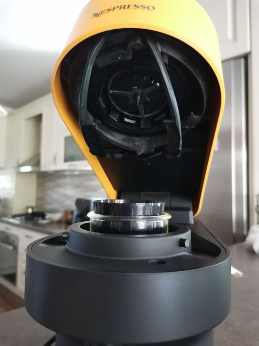 Aparat de cafea cu capsule Nespresso VERTUO Pop