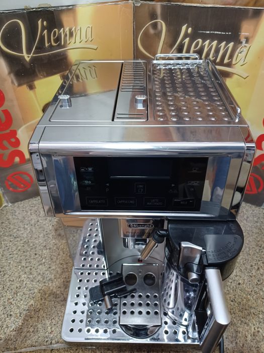 Кафемашина DELONGHI PrimaDonna Avant