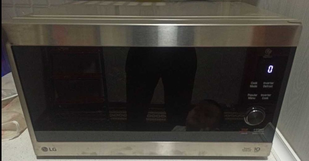 Микроволновка cотилади Invertor LG 42 L