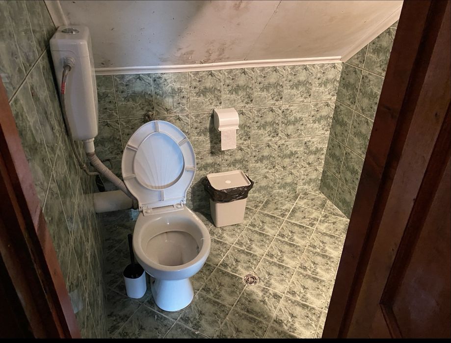 Къща на четири нива с изграден басейн област София