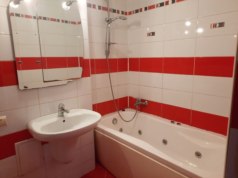 Inchiriez apartament regim hotelier