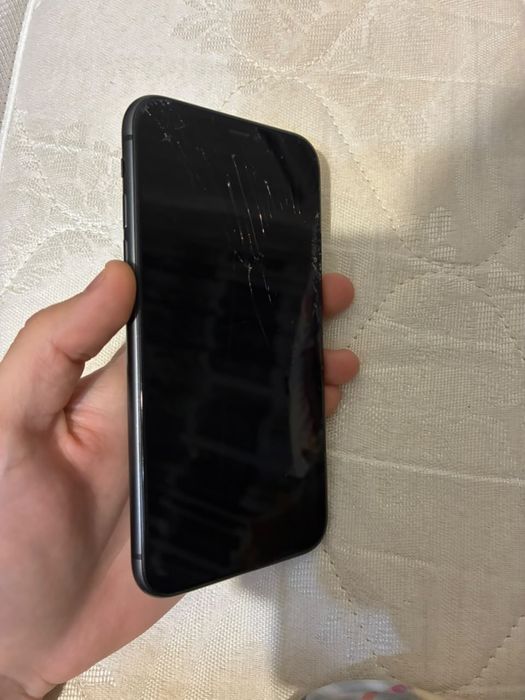 Продам iPhone 11