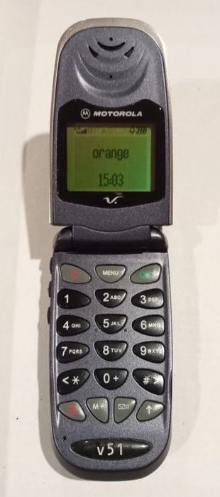 V51 cu clapa nou by Motorola