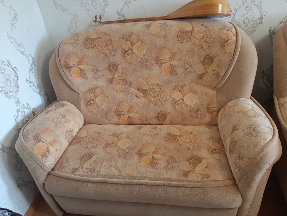 Продам диван мягкий