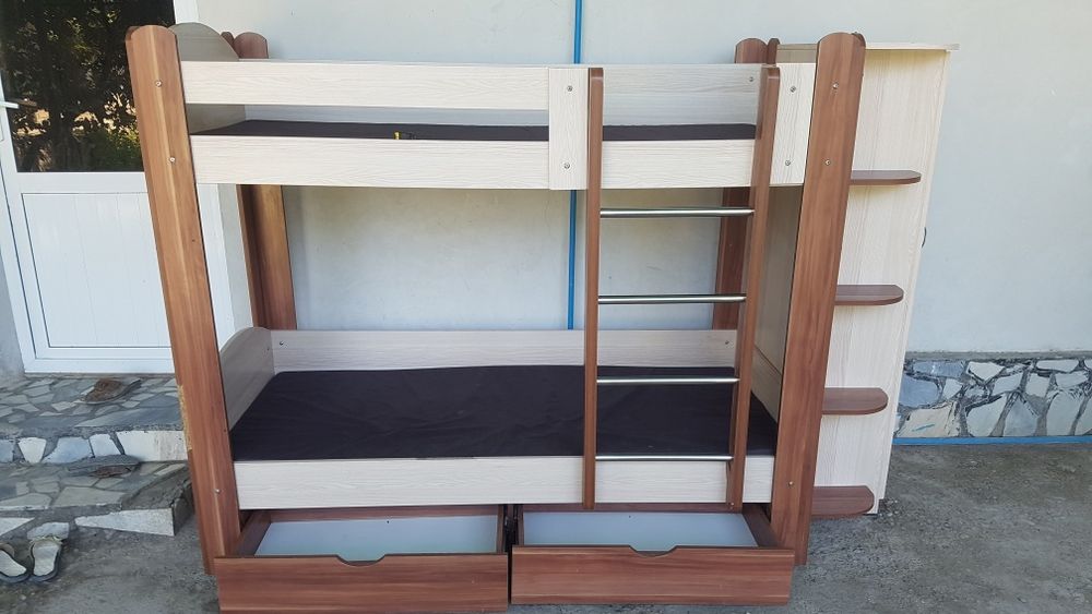 Двухъярусной Детский крават идеальный состоянии