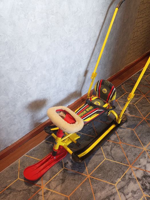 Санки детские в отличном состоянии