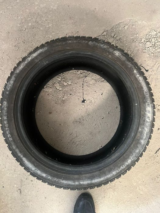 Продам 2шт резины