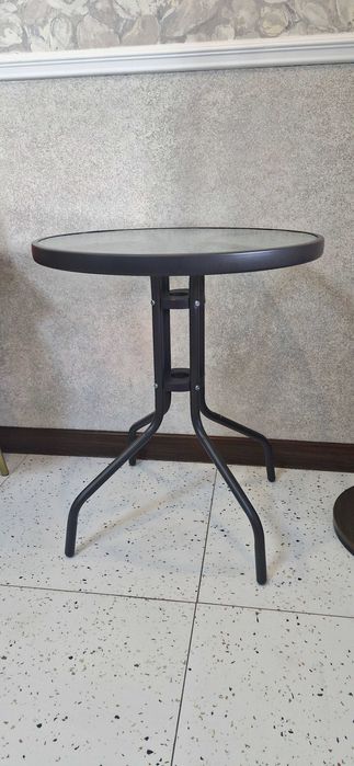 Срочно!  Продам 2 стола