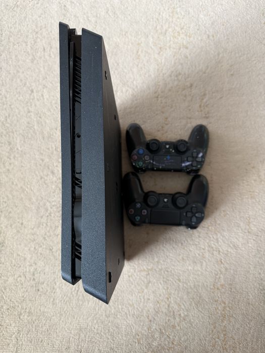 playstation 4 folosit ..
