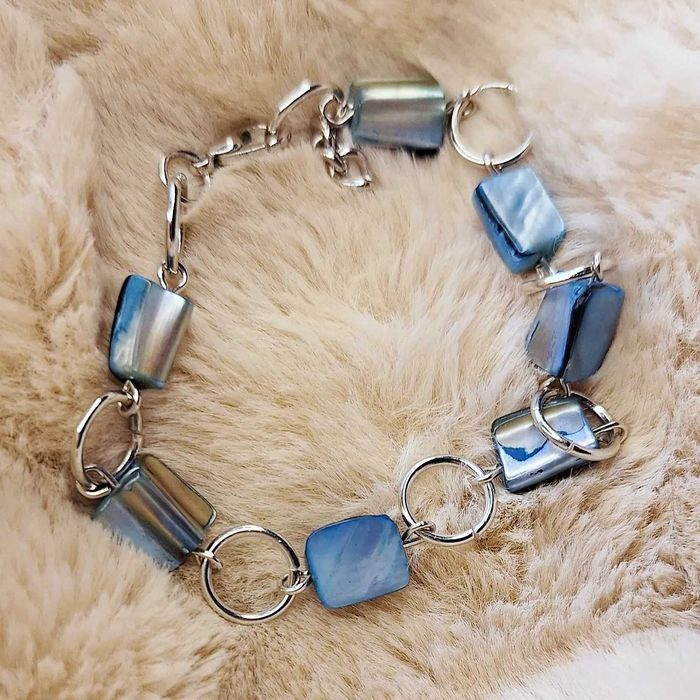 Хендмейд гривни, епоксидна смола, гердани с кристали, стомана, готик