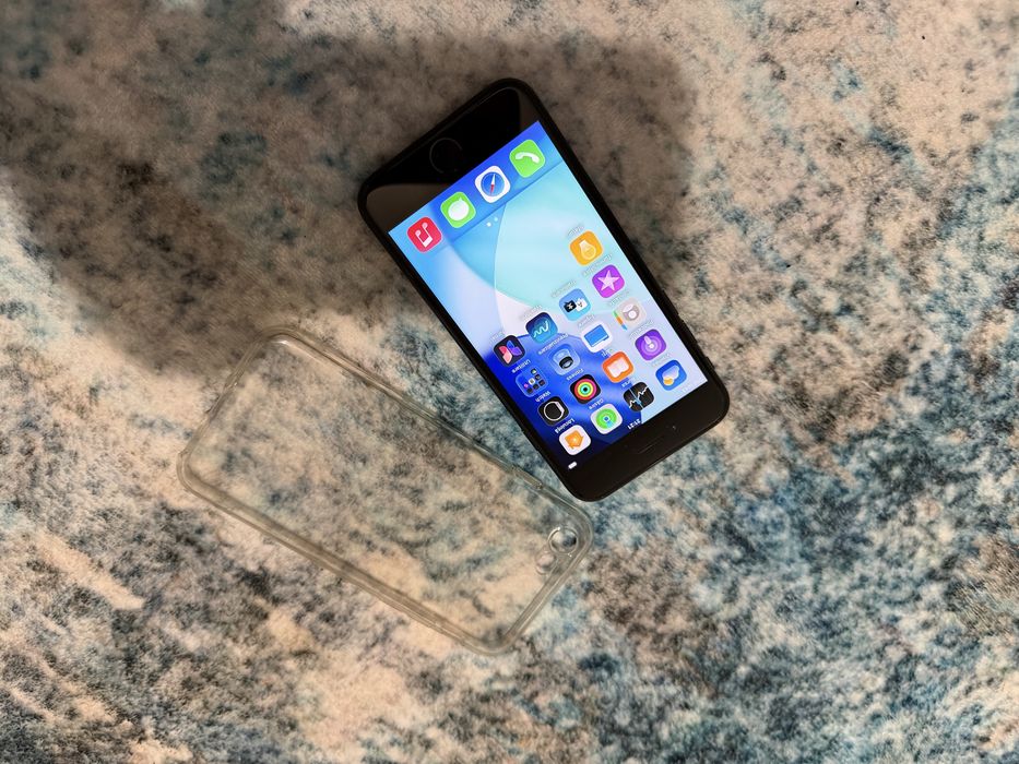 Iphone se in stare foarte buna