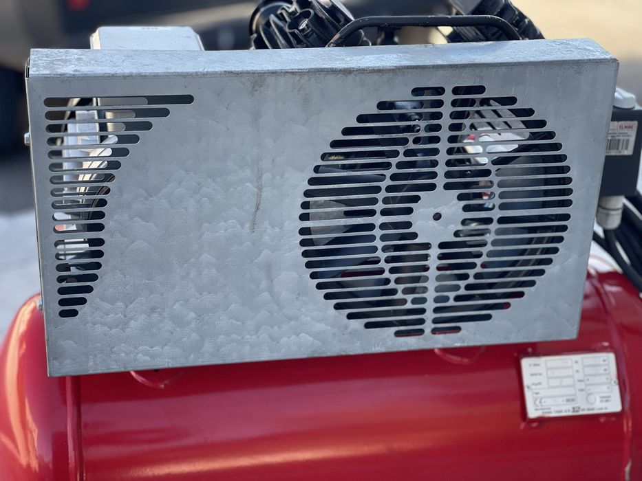 V-Образен компресор за въздух RENO-DENMARK 350/50 - 50л | 1.5kW | 400V