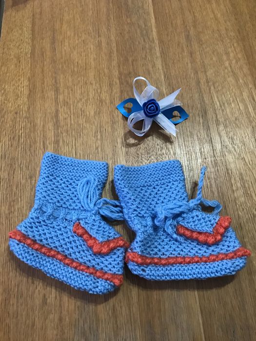 Бебешки ръчно плетени терлички