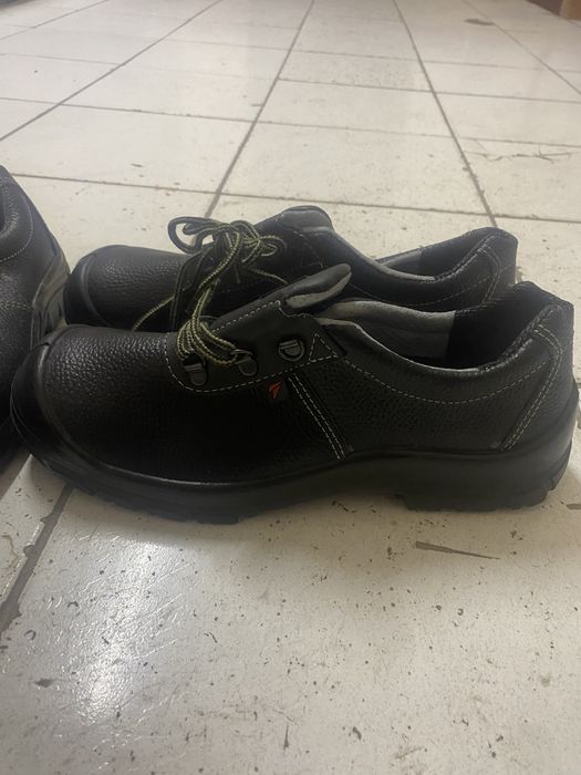Ботинка рабочи строительныи