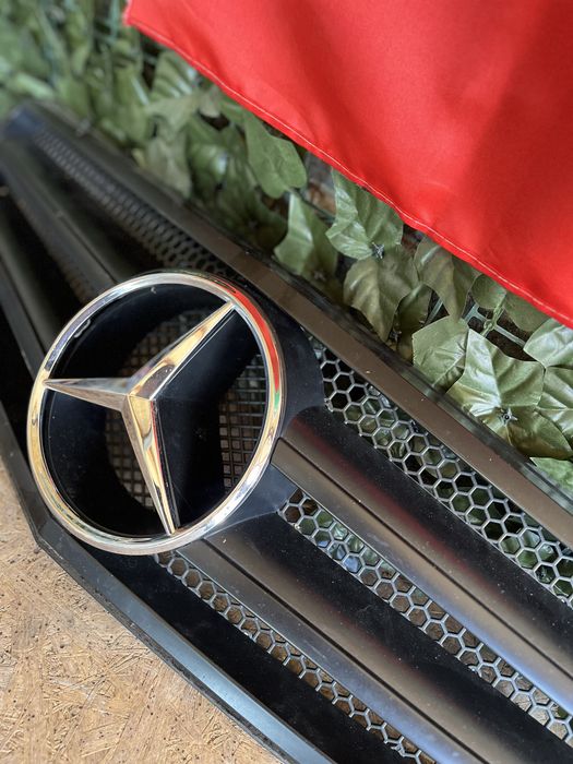 Решетка за Mercedes w204