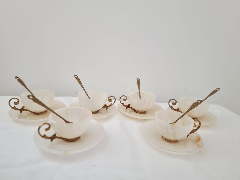 Set șase cești de cafea cu farfurie sculptate in marmura de Cararra