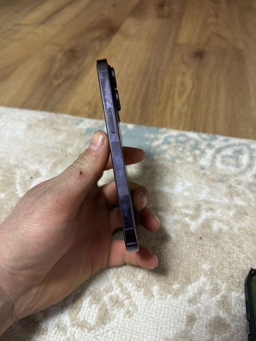 Продам айфон про 14