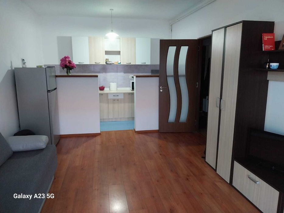 Se vinde apartament  de 43 de metri pe pori nr 152   bloc 7