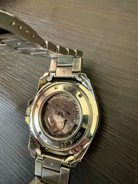 Продам или обменяю часы Seiko 5 sport automatic