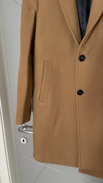 Palton Zara Man cu continut 77% lana