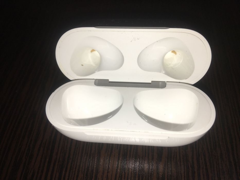 Футляр от Air Pods 3rd generation, б/у, но в отличном состоянии