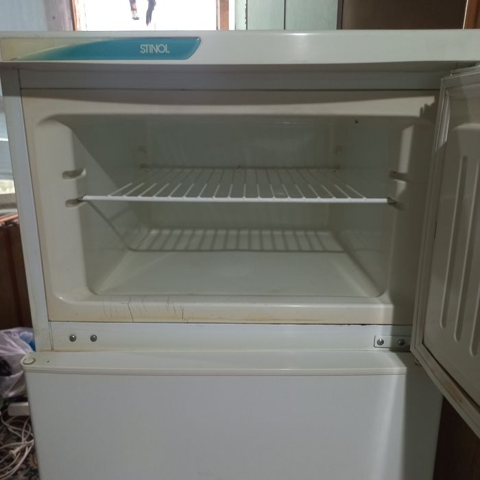 Продается двухкамерный Холодильник