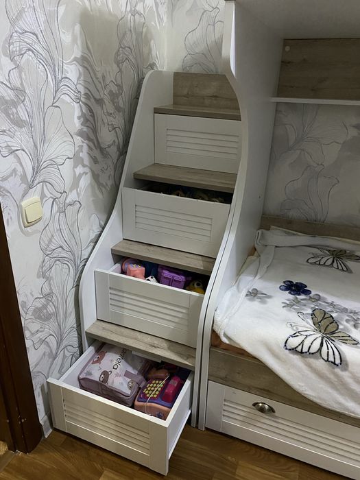 Двухярустная кровать