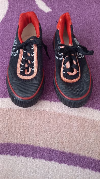 Обувки за футбол номер 30