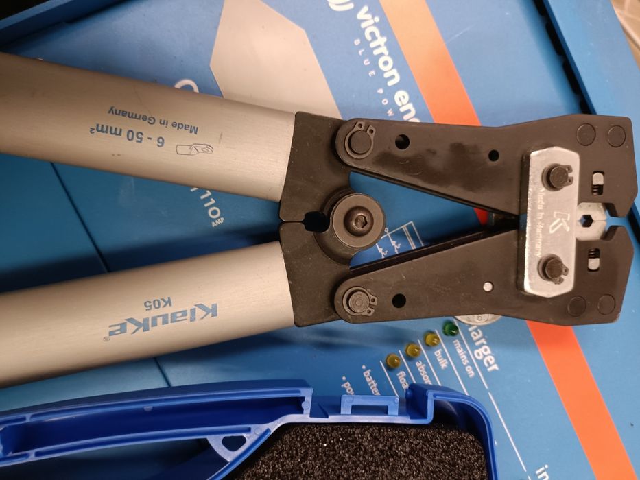 Klauke - Cleşte de sertizare mare K05 și Clește de sertizare K 82 T pentru conexiuni de cablu izolate 0,5 - 6 mm²