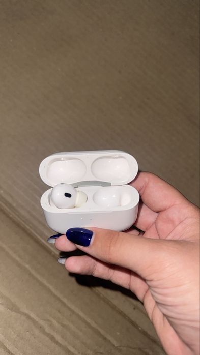 AirPods Pro 2 оригинал + кейс + 1 наушник