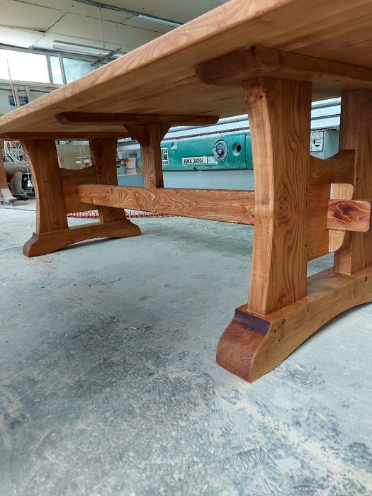 Масивна маса от Гледичия