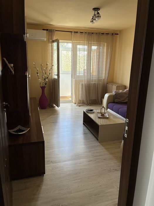 Apartament de vanzare decomandat