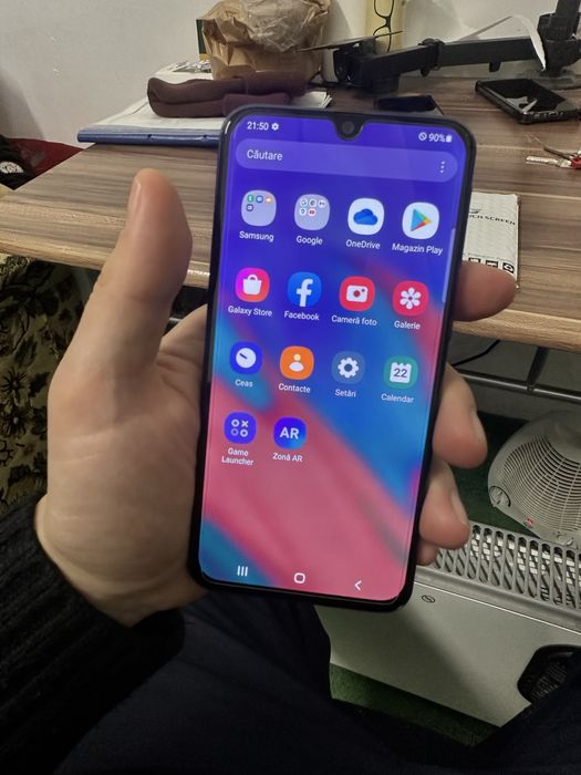 Samsung a40 arata foarte bine