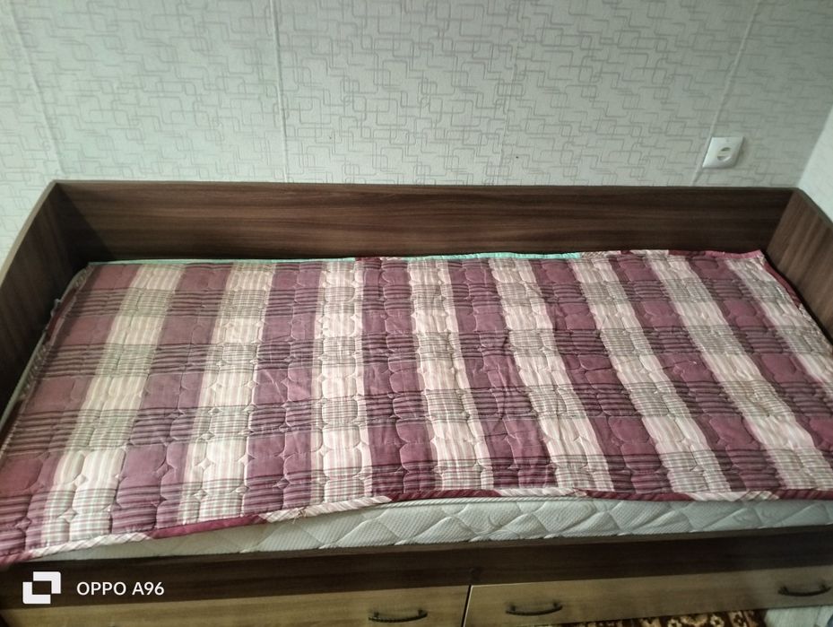 Кровать подростковая