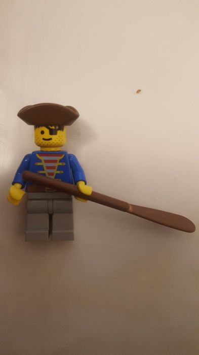 Стари Лего фигурки.