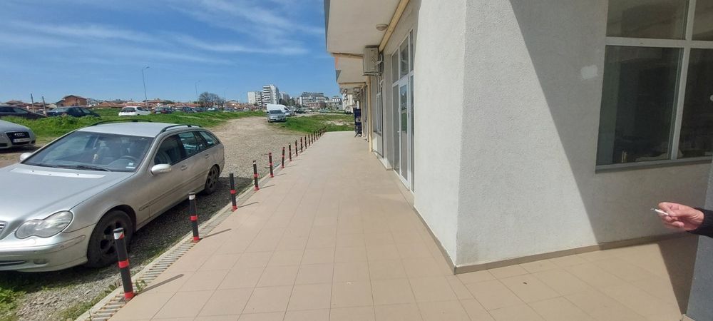 Дава се под наем: Търговско помещение (35 кв.м) в к-с Меден Рудник
