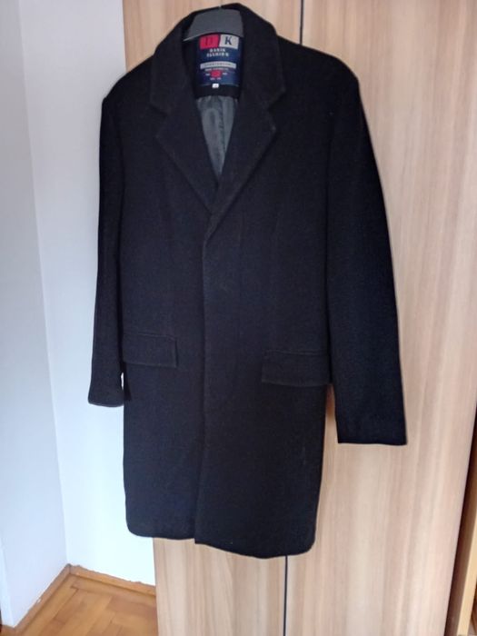 Vand palton iarna barbati, din stofa elegant, aproape nou, marimea 46